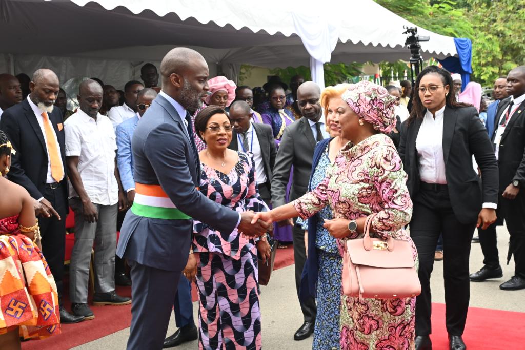 VISITE 1 ère DAME ANGOLA