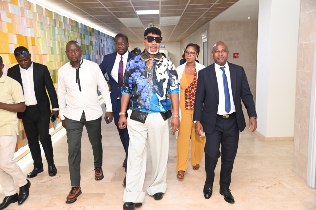 KOFFI OLOMIDE VISITE L'HME